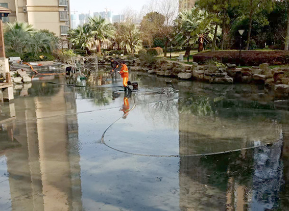 南岳景观池淤泥清理